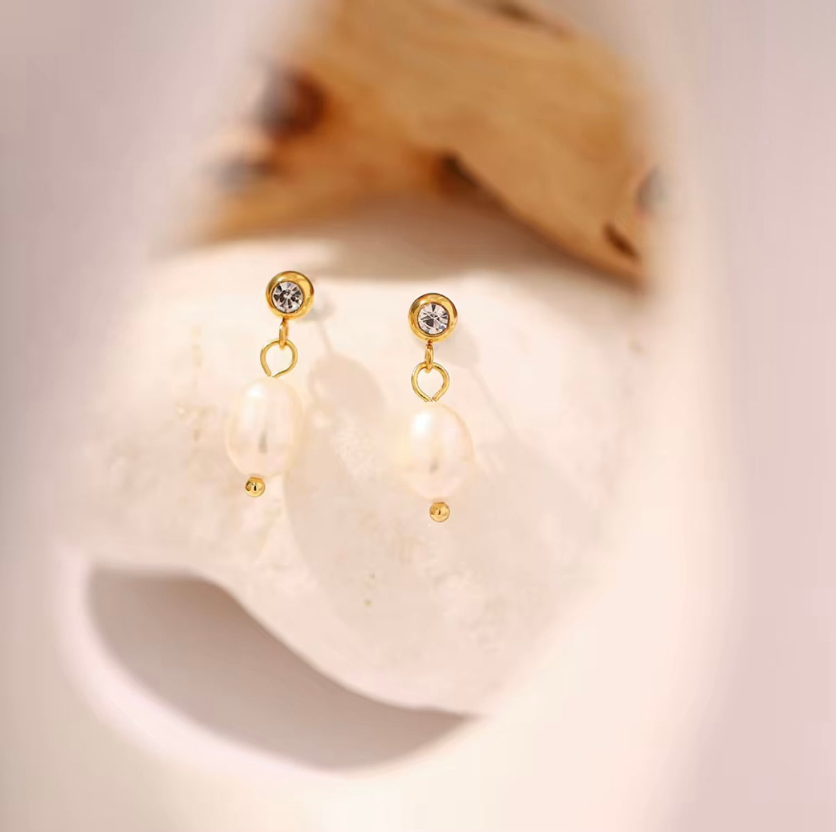 18k Gold Plated Stainless Steel Natural Freshwater
Pearl Round Cubic Zirconia Pendant Earrings